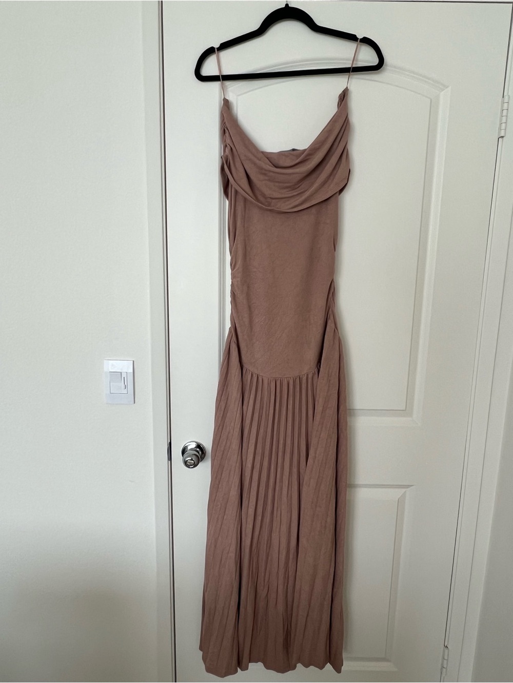 Lioness Off-Shoulder Pleated Maxi Skirt Dress in Taupe - Picture 7 of 12